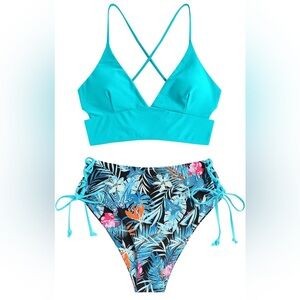 Tropical Print Bikini Set in Blue.  Size L
*** Brand New with Tags ***